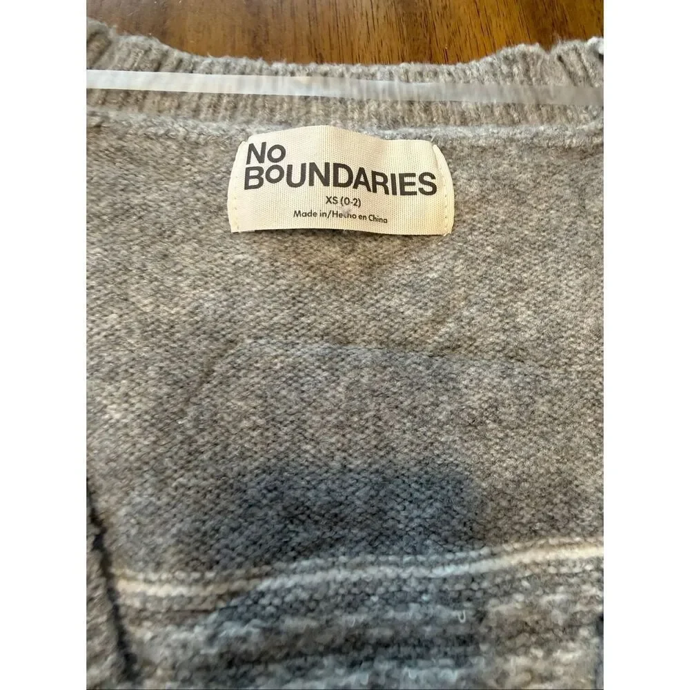 No Boundaries Juniors Front Button Cardigan Size XS Grey White Hearts And Bows